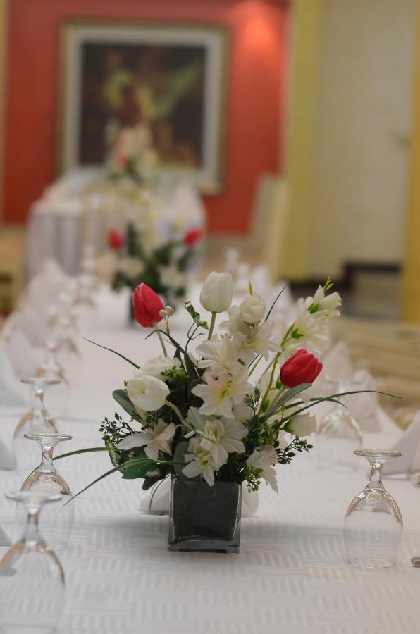 Imperial Hotel Ih Elbasan Luaran gambar