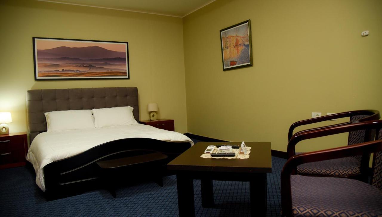 Imperial Hotel Ih Elbasan Luaran gambar