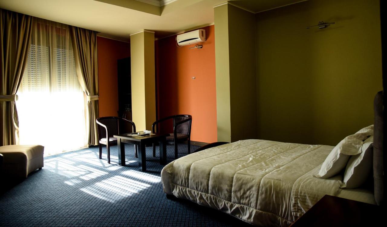 Imperial Hotel Ih Elbasan Luaran gambar