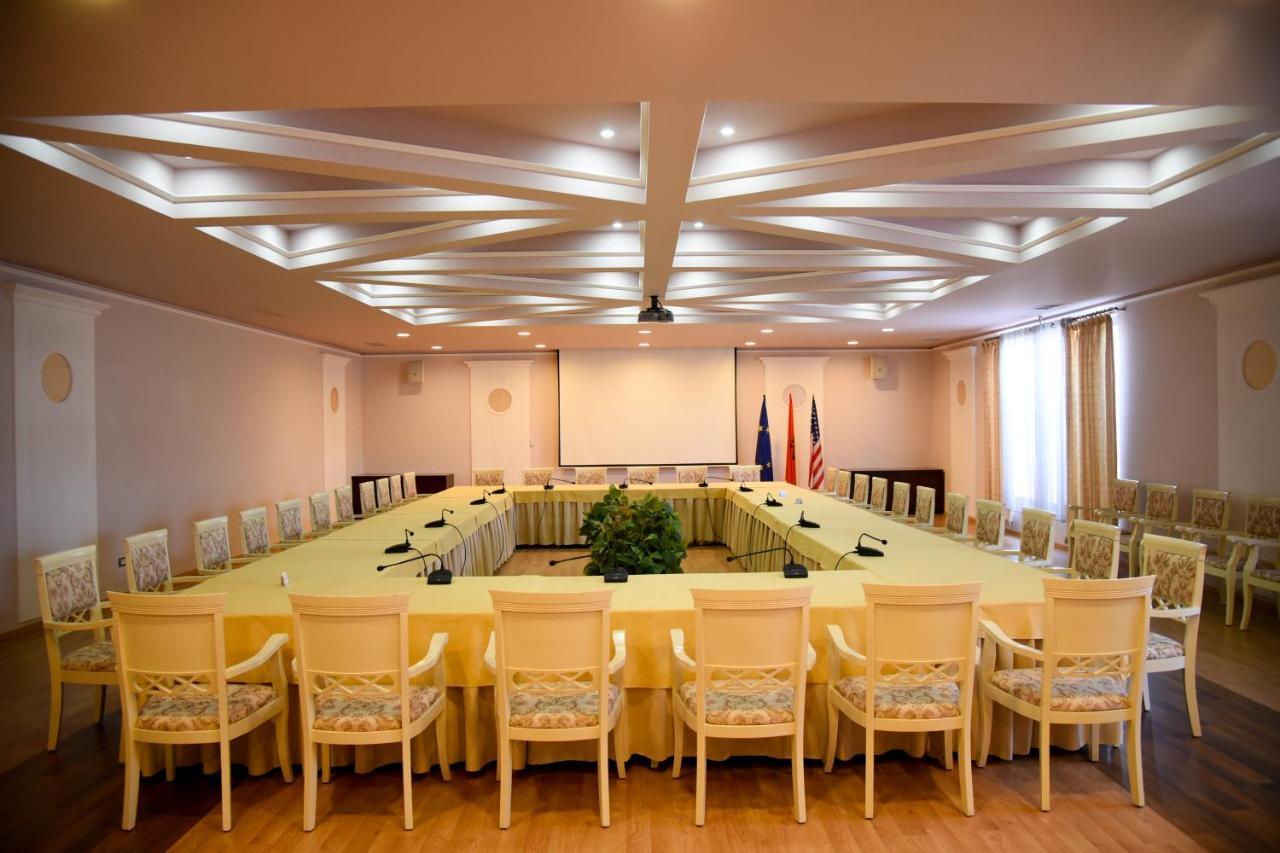 Imperial Hotel Ih Elbasan Luaran gambar