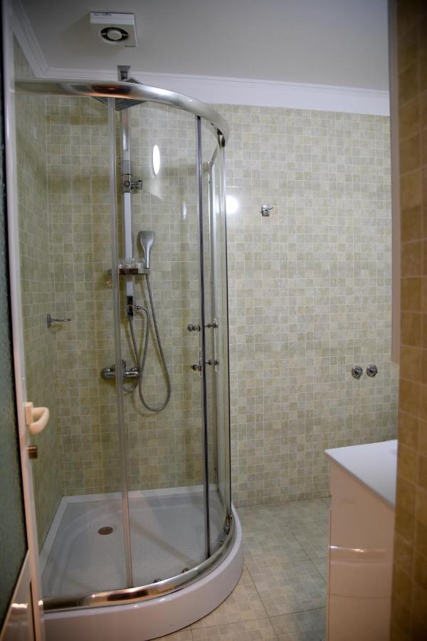 Imperial Hotel Ih Elbasan Luaran gambar